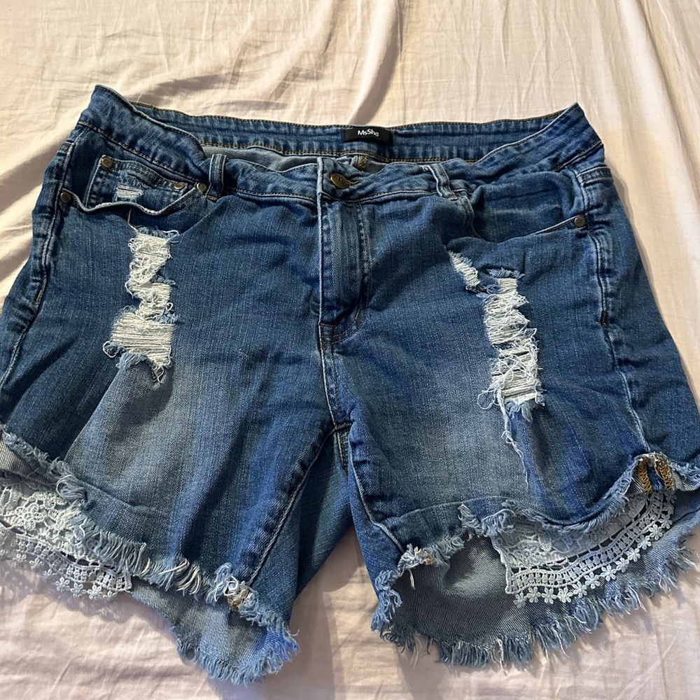 MsShe Jean shorts size 16